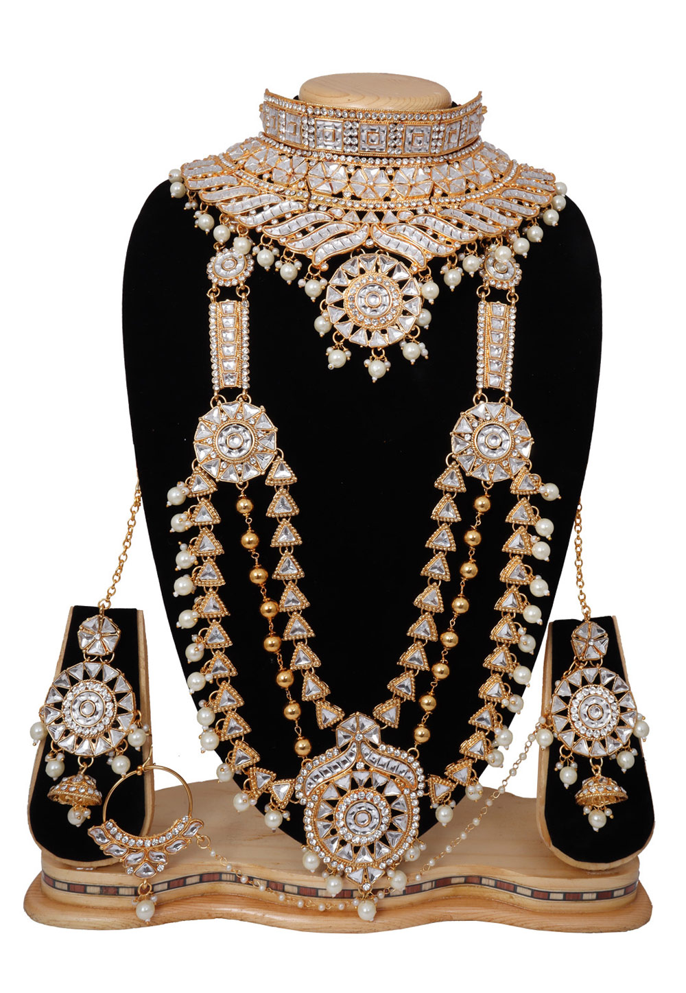White Alloy Austrian Diamonds Bridal Set 272551