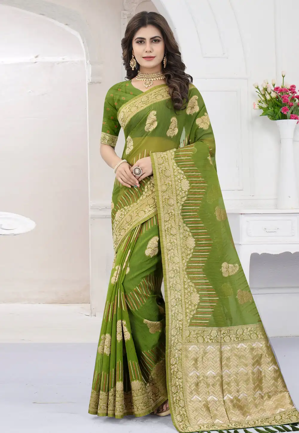 Green Viscose Saree With Blouse 258378
