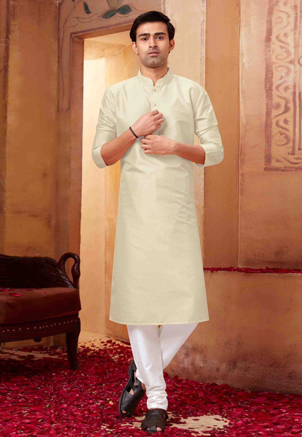 Off White Silk Kurta Pajama 258009