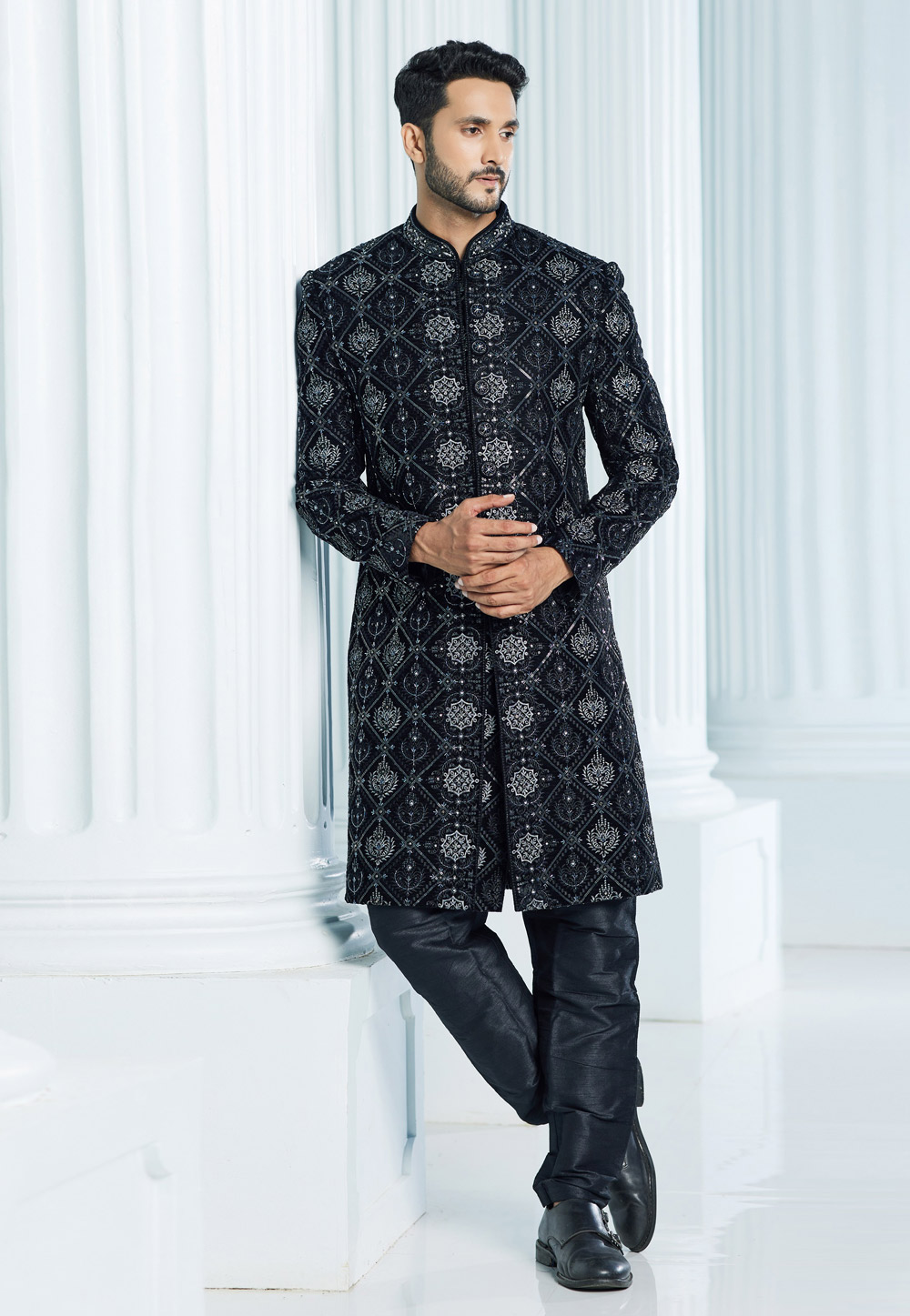 Black Velvet Pakistani Sherwani 275159