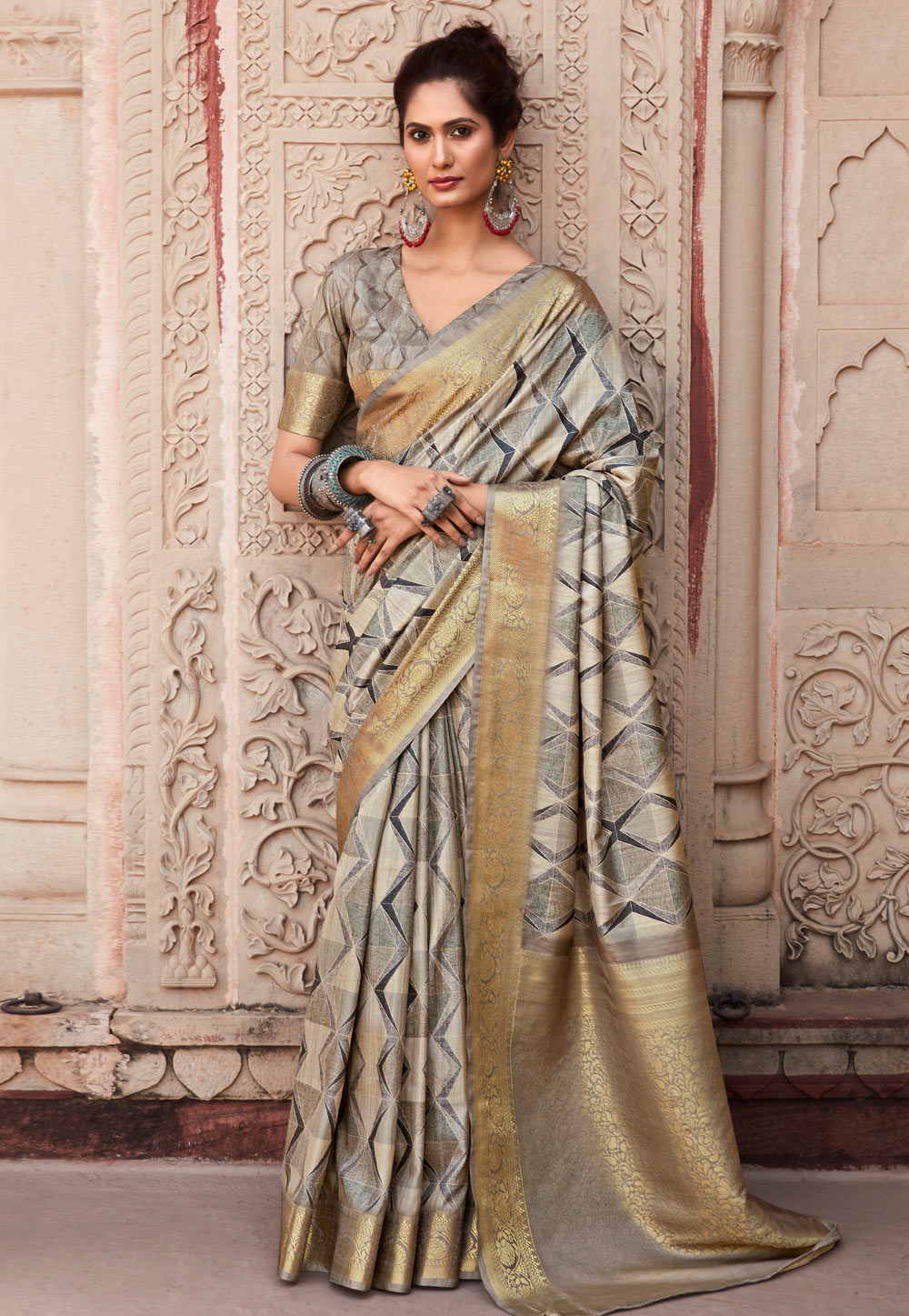Grey Tussar Saree With Blouse 277392