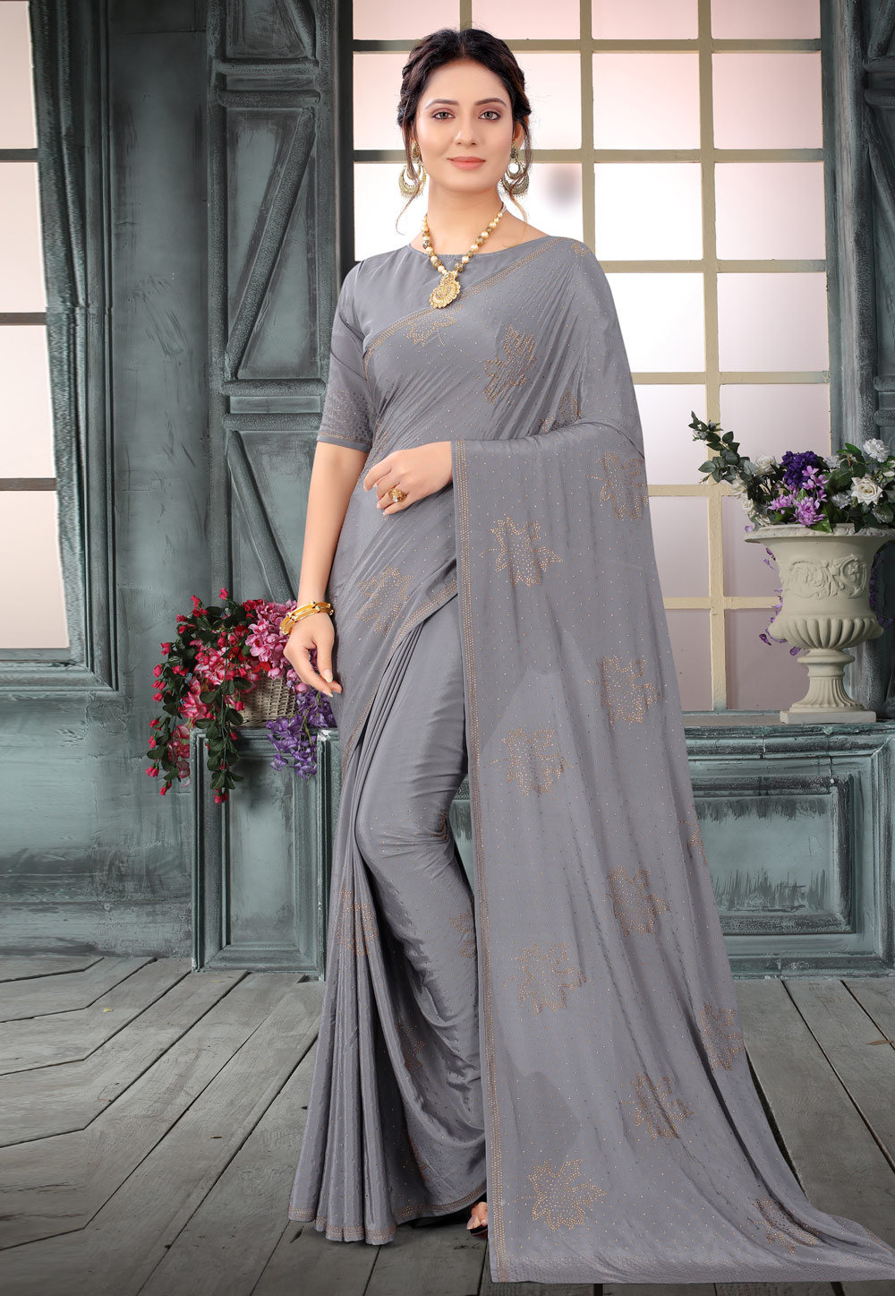 Grey Crepe Saree With Blouse 234253
