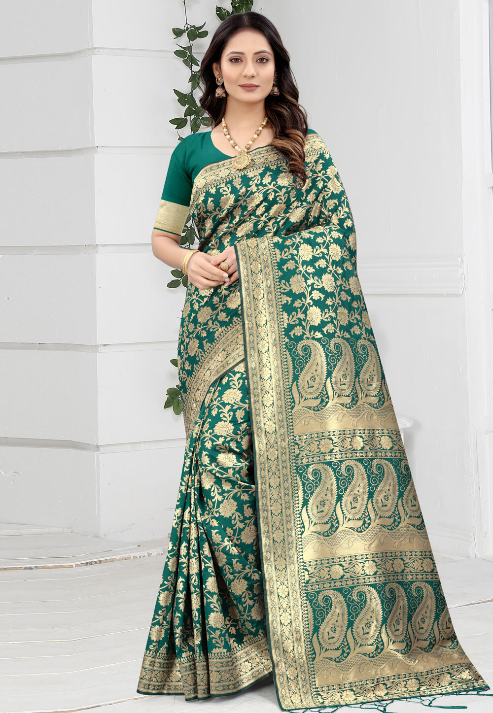 Green Banarasi Saree With Blouse 239731