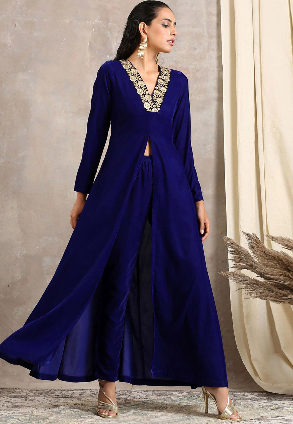 Blue Velvet Kurta Set With Pant 254238