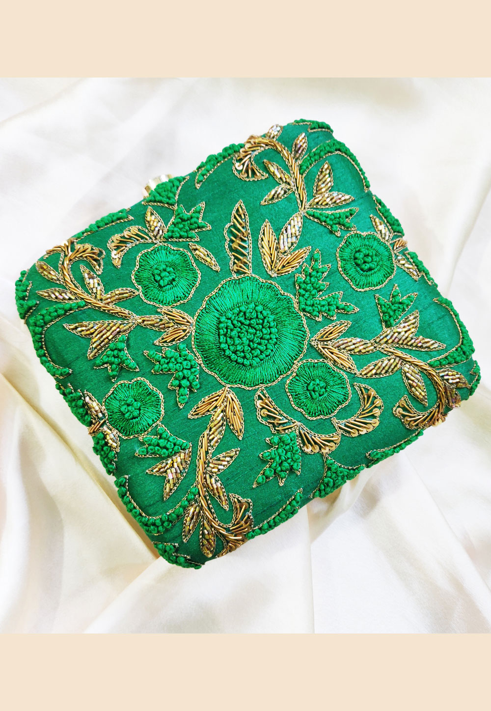 Green Synthetic Embroidered Clutch 188284
