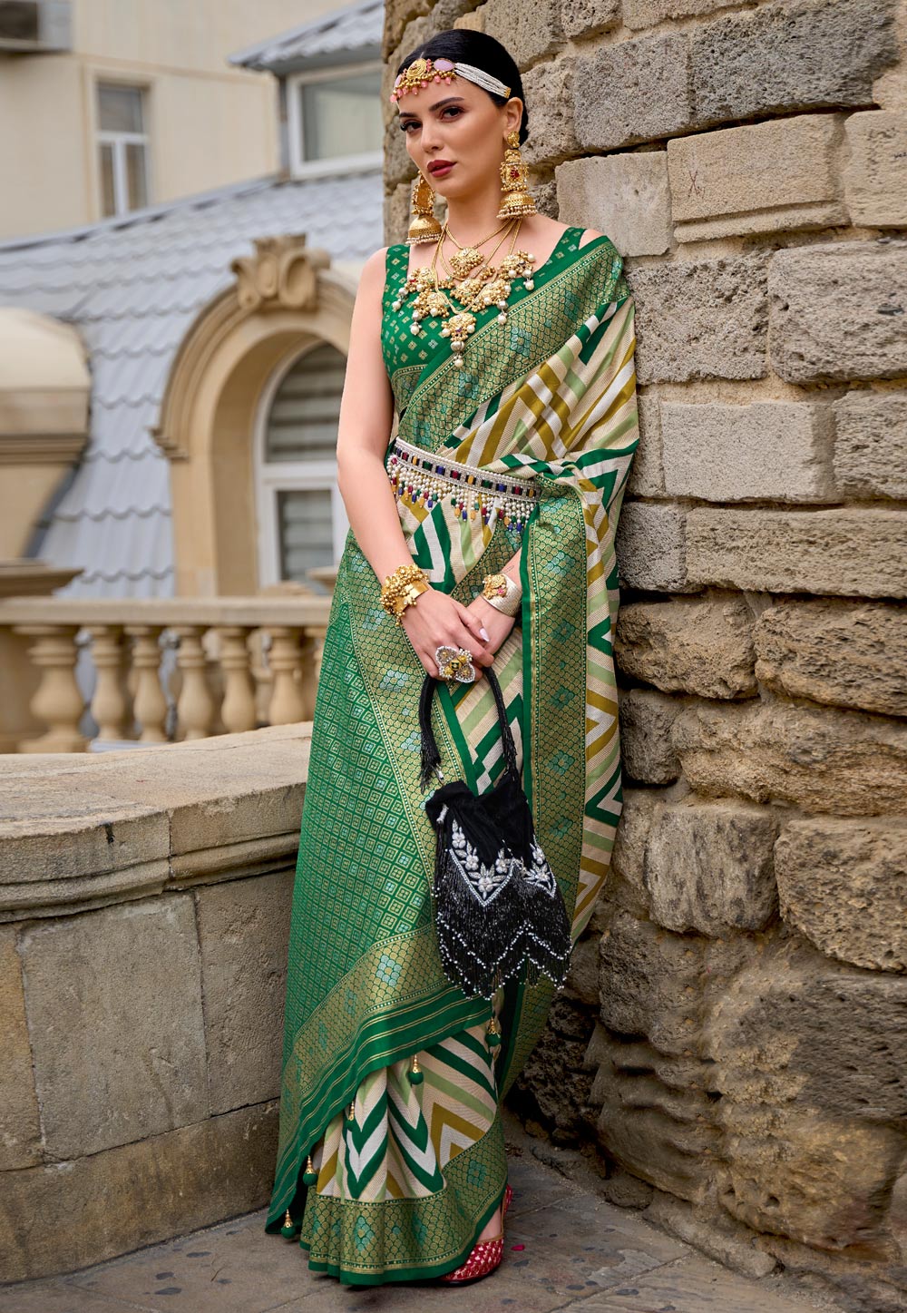 Green Silk Saree With Blouse 271673