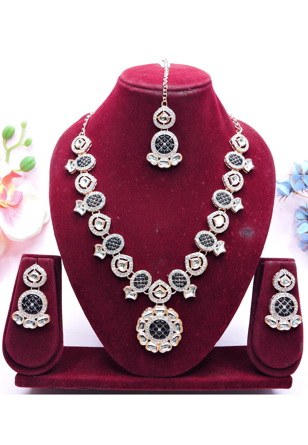 Black Alloy Necklace Set With Earrings and Maang Tikka 312751