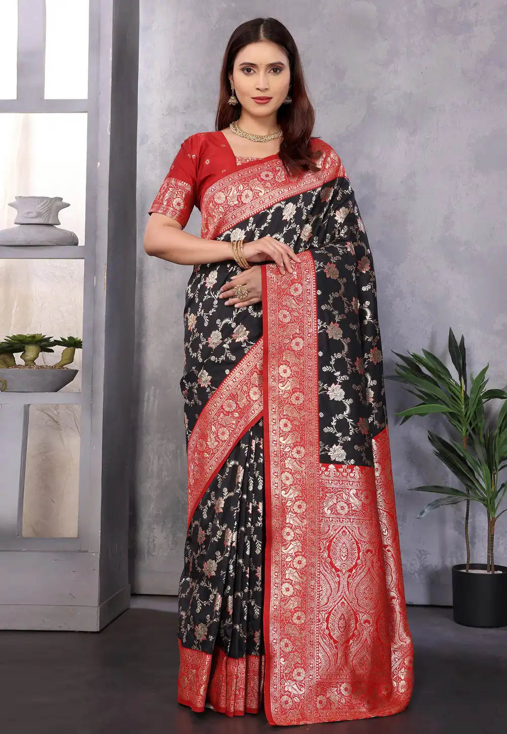 Black Banarasi Silk Saree 313964