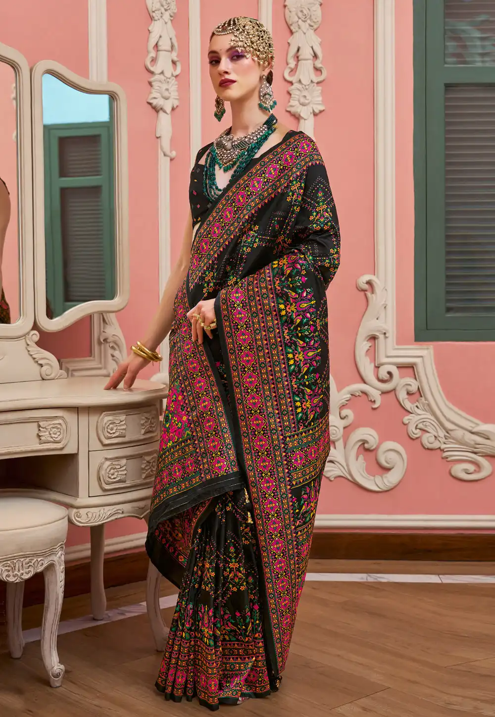 Black Banarasi Silk Saree 320132