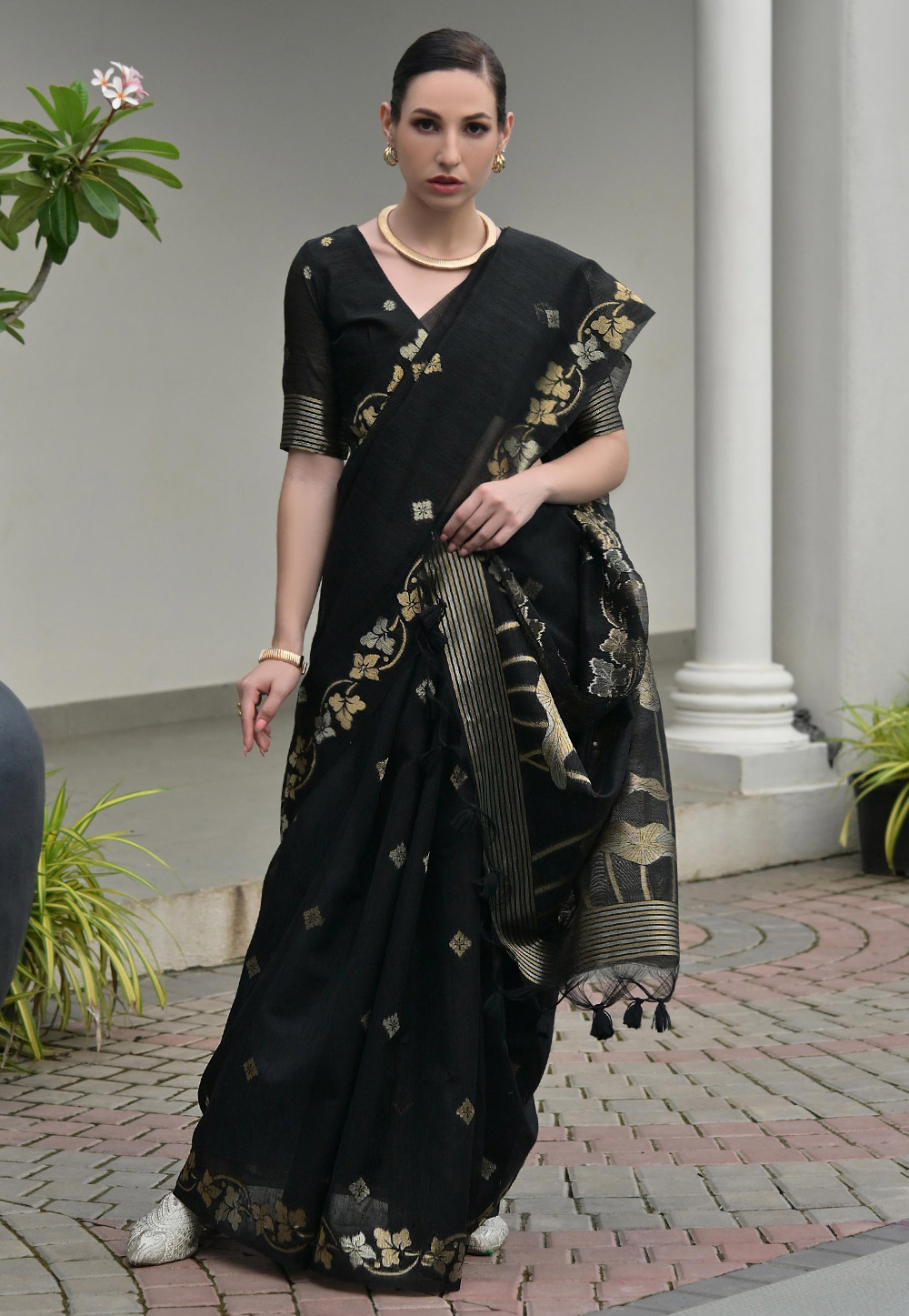 Black Jute Saree With Blouse 325225