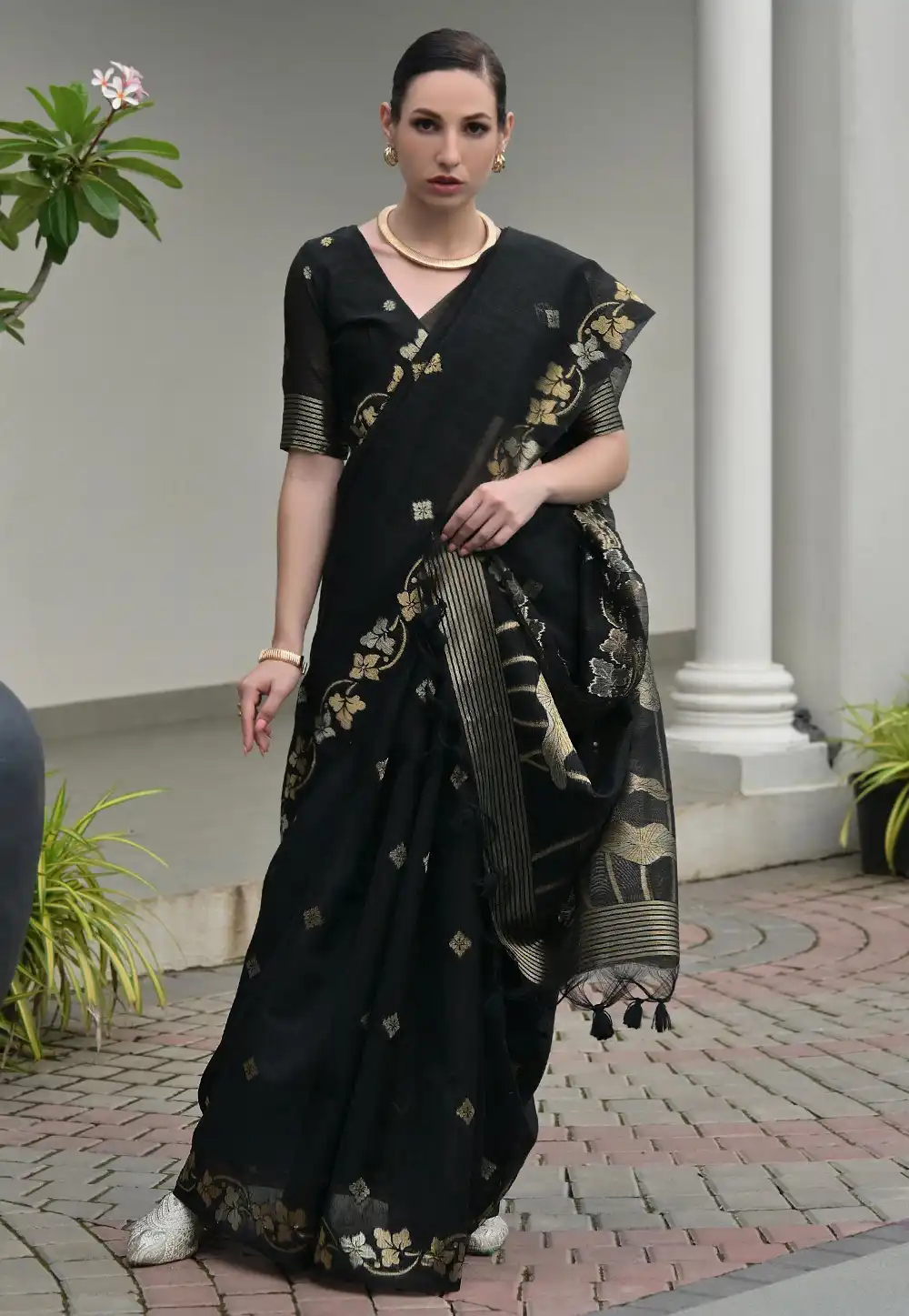 Black Jute Saree With Blouse 325225