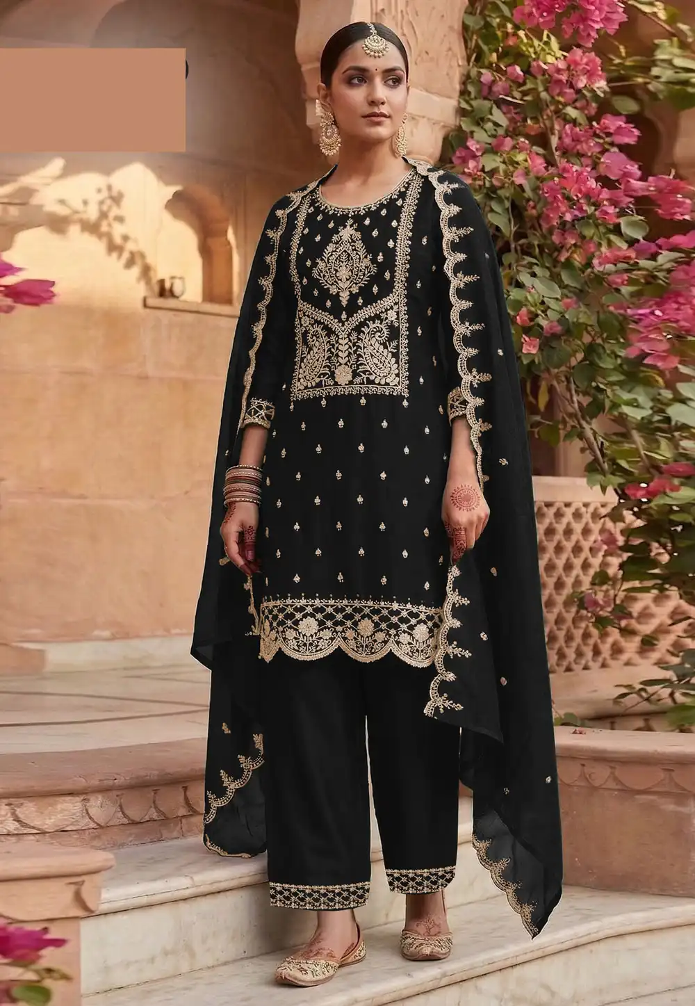 Black Silk Pakistani Suit 326991