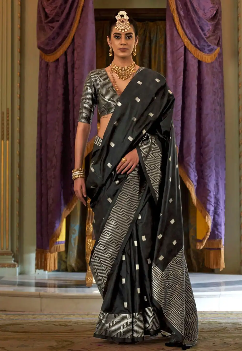 Black Silk Saree With Blouse 321367