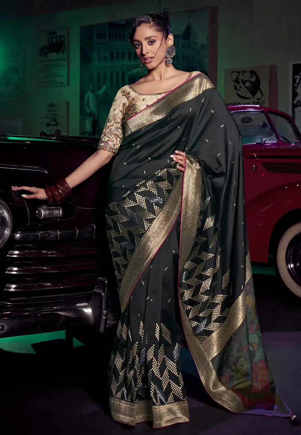 Black Silk Saree With Blouse 317919