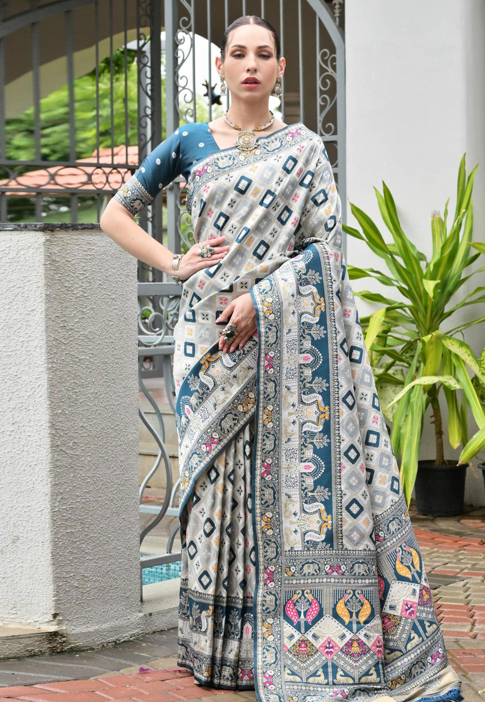 Blue Banarasi Silk Saree With Blouse 324339