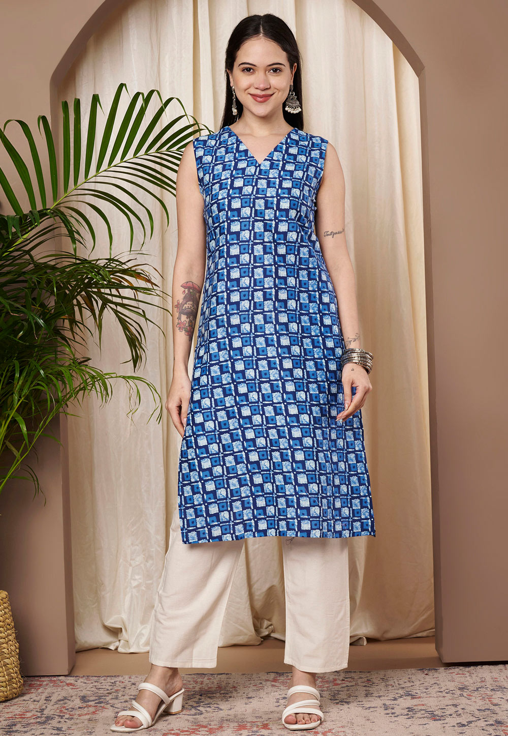 chinese dress ladies Buy AAINAGIRL Women's Readymade Silk Long Kurti with Jacket(Green)- L at  Amazon.in main image 0