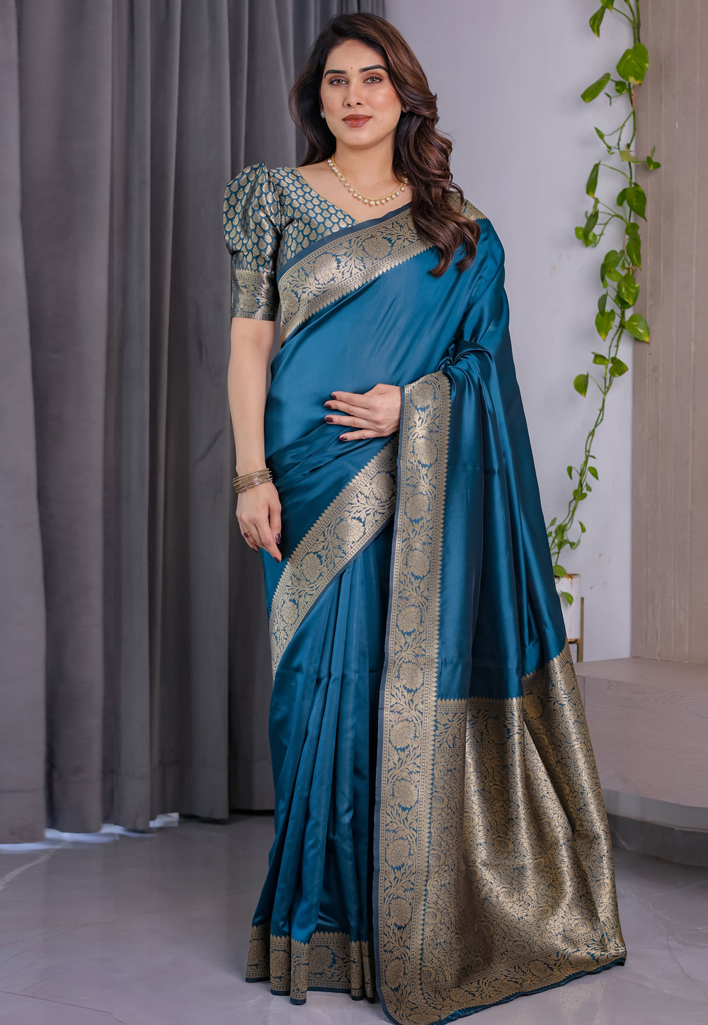 Blue Jacquard Saree With Blouse 321340