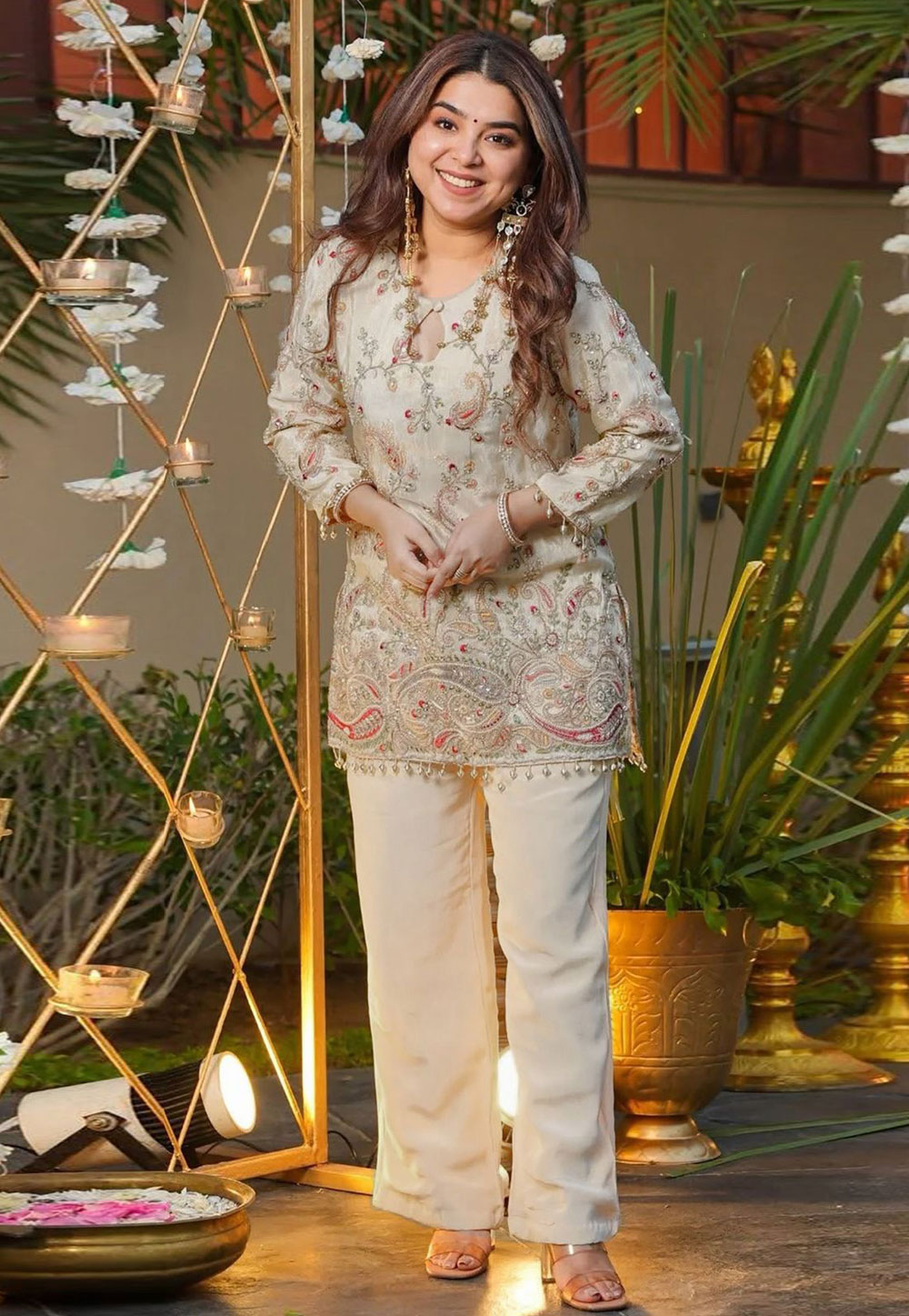 Cream Crepe Silk Kurta Set With Pant 326182