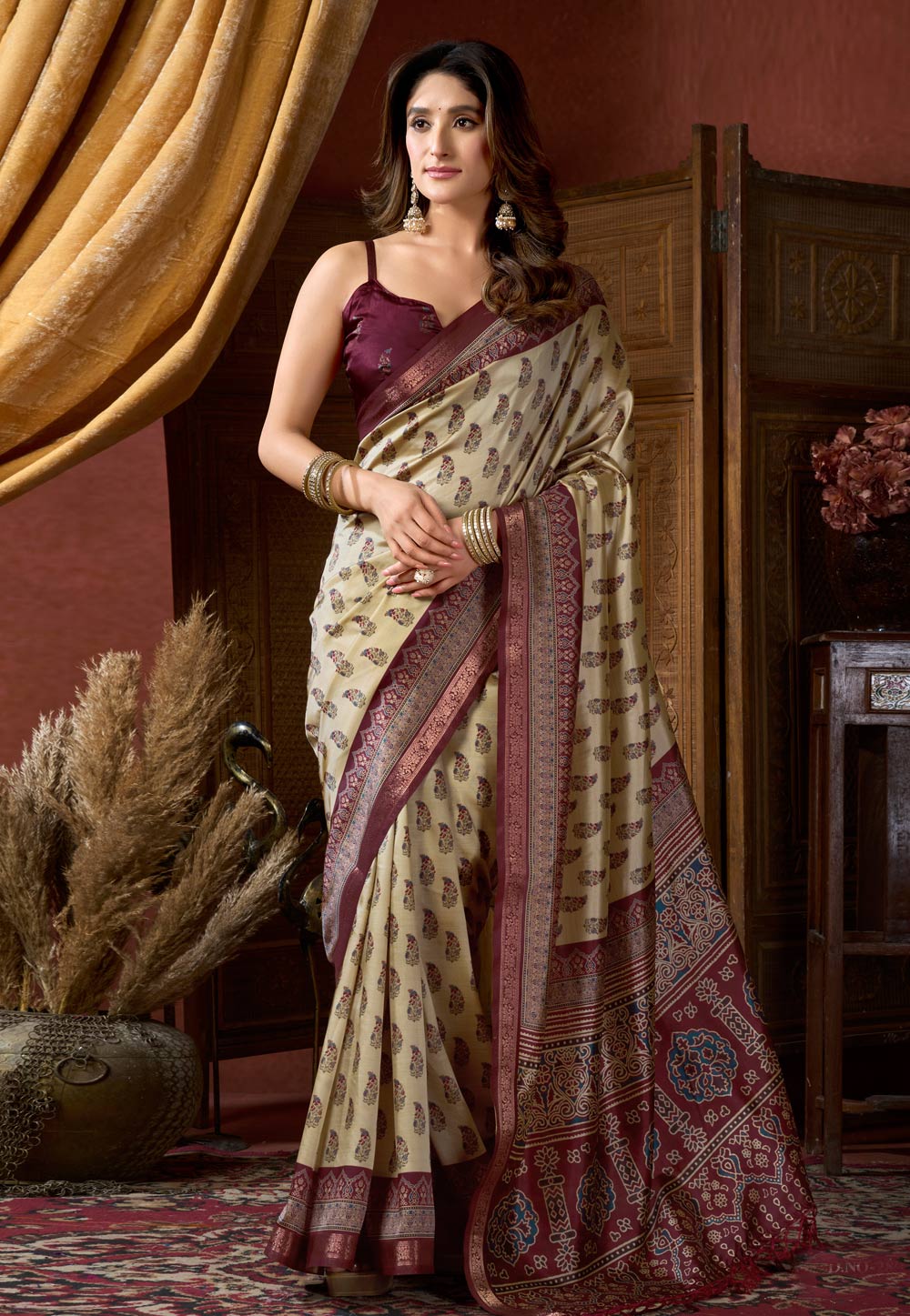 Cream Jacquard Saree With Blouse 322904