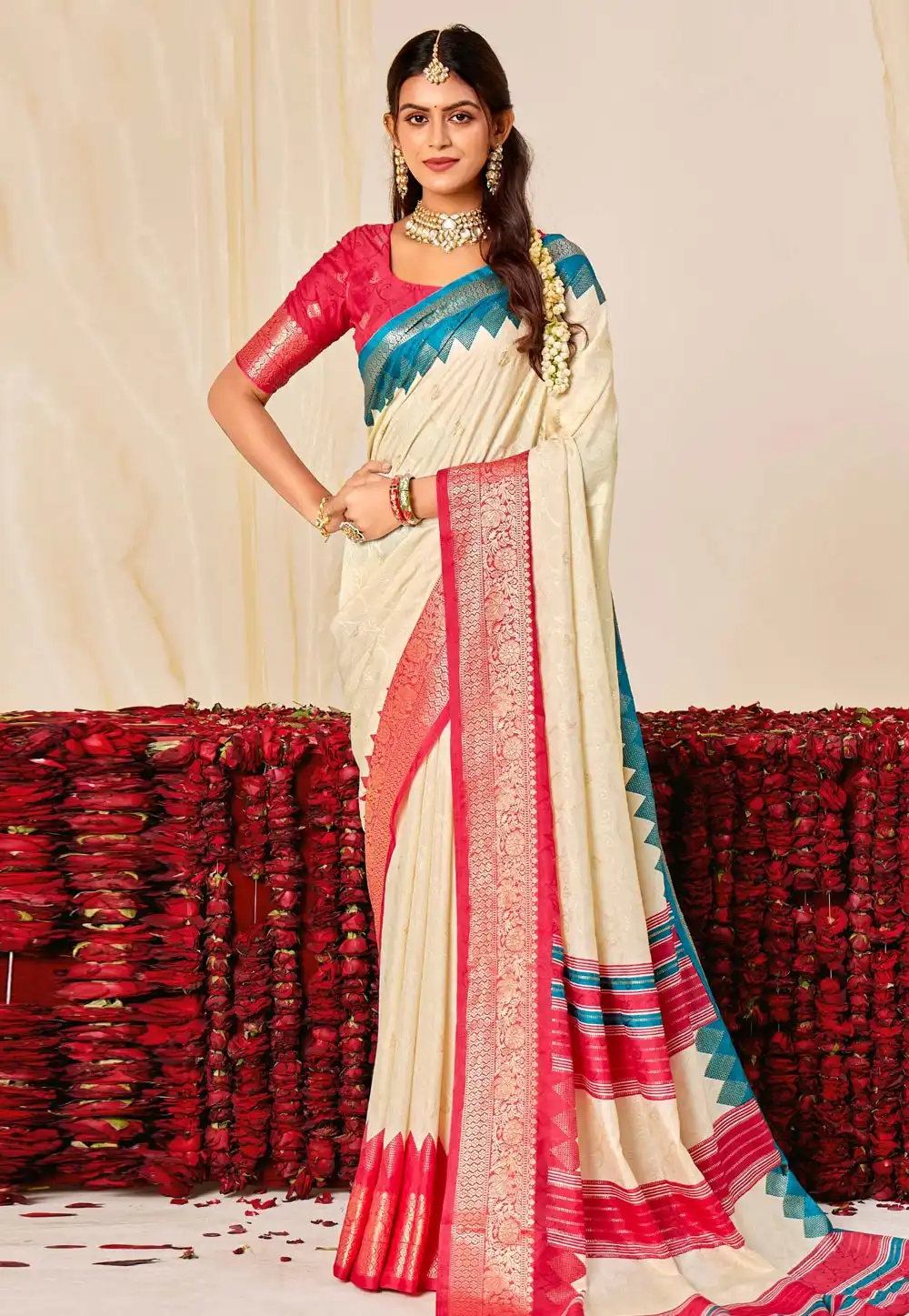 Cream Tussar Silk Saree With Blouse 320280