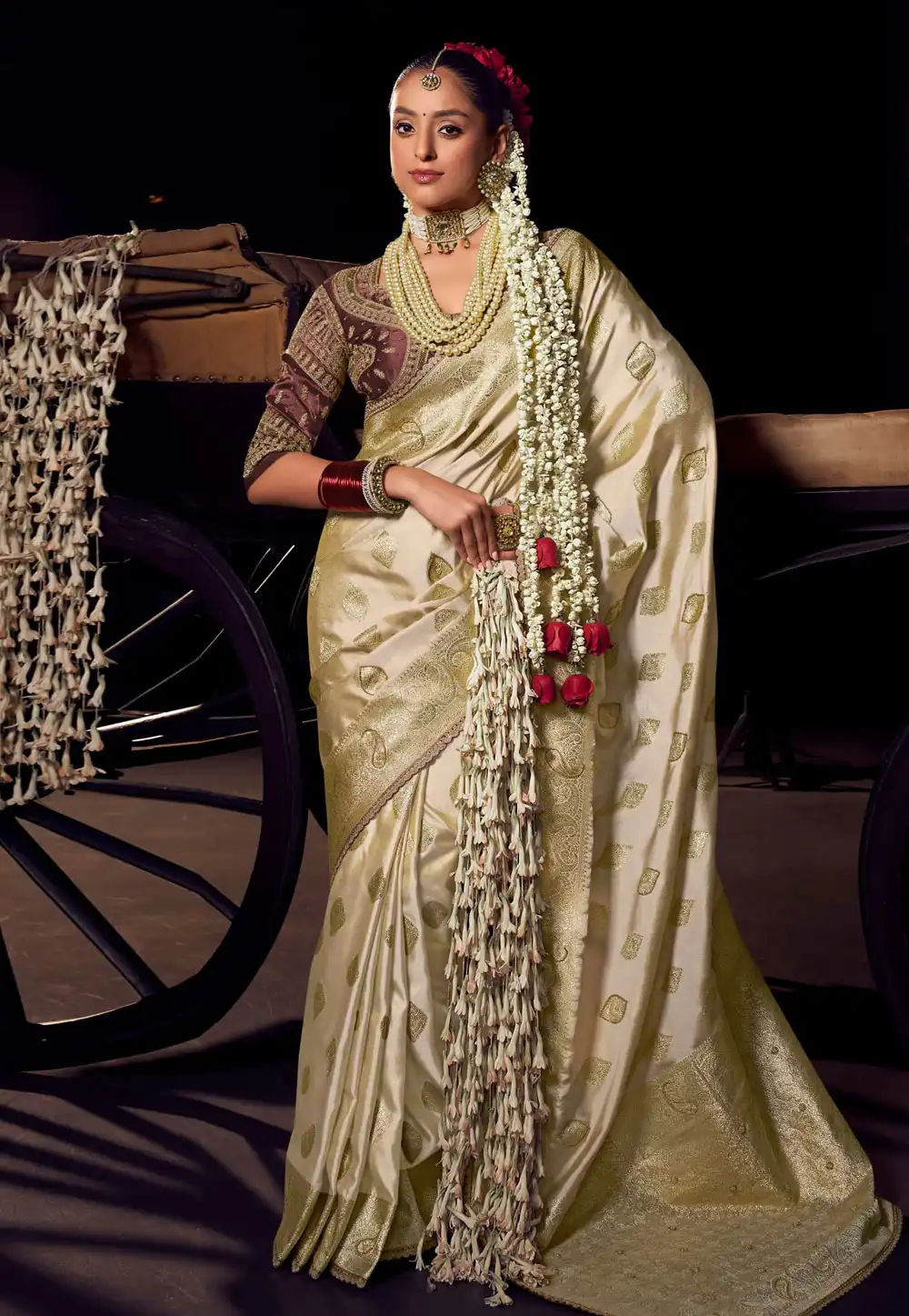 Cream Viscose Saree With Blouse 313436