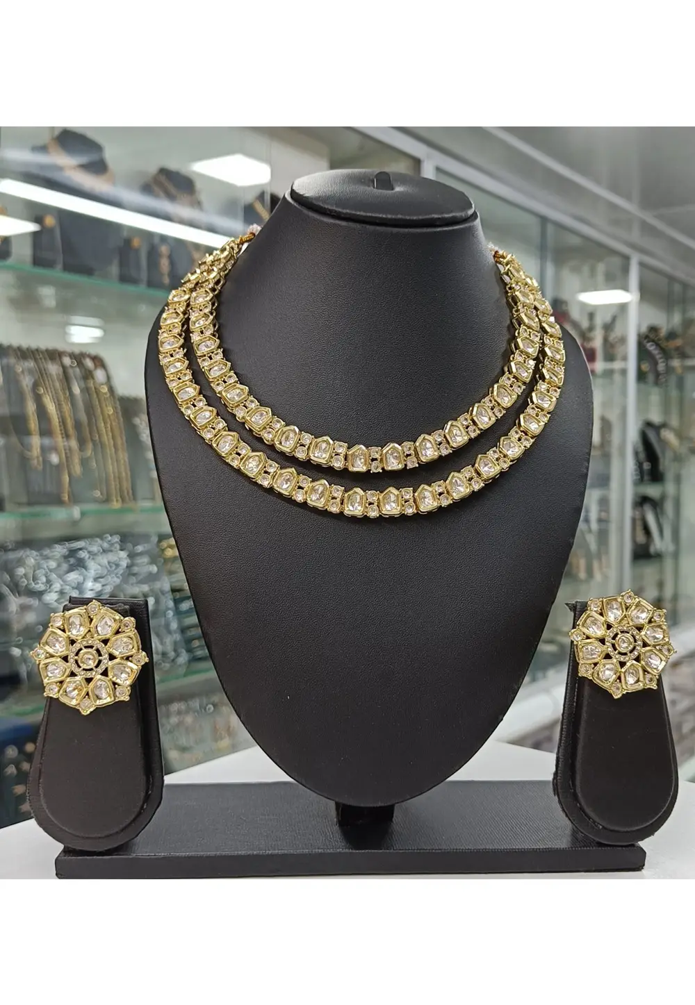 Golden Alloy Necklace With Earrings 330954