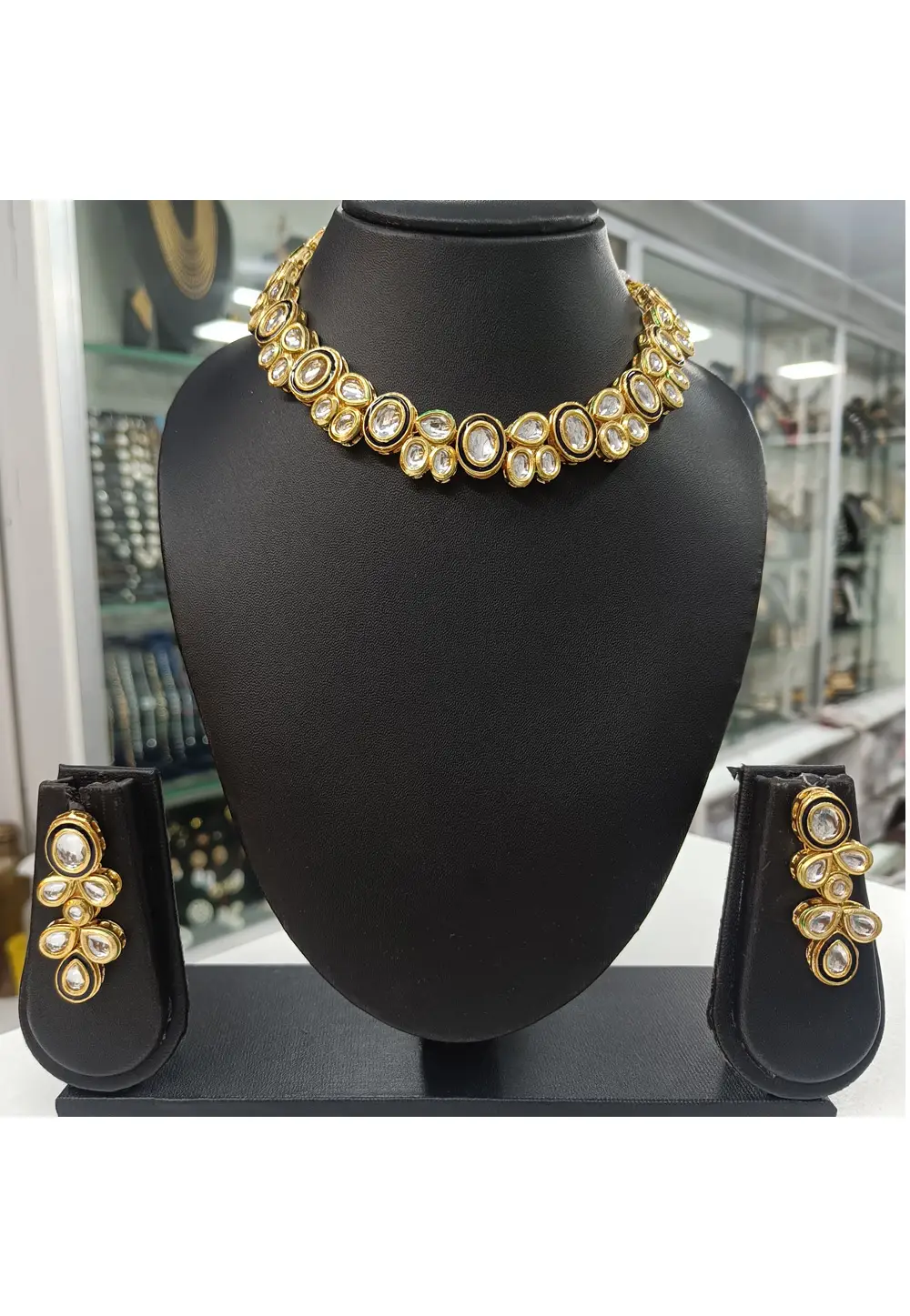 Golden Alloy Necklace With Earrings 330958