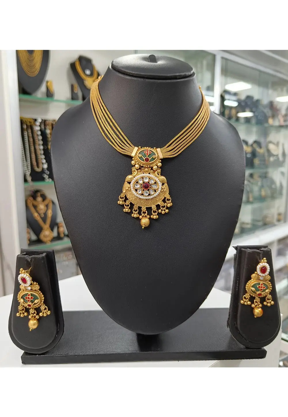 Golden Alloy Necklace With Earrings 330971
