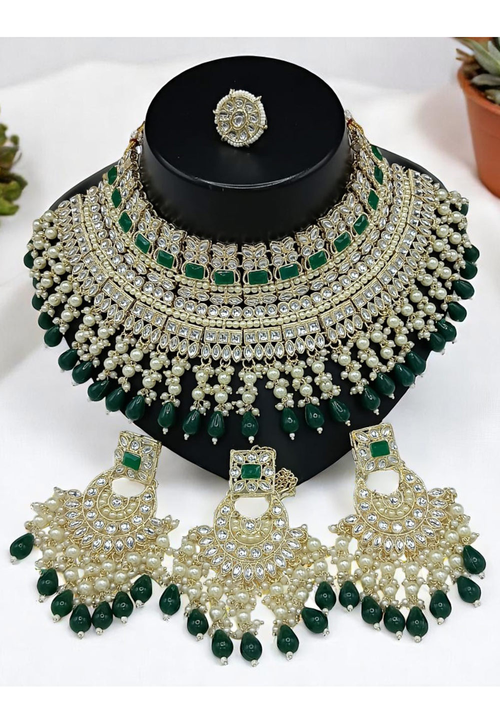 Green Alloy Necklace Set With Earrings and Maang Tikka 328423