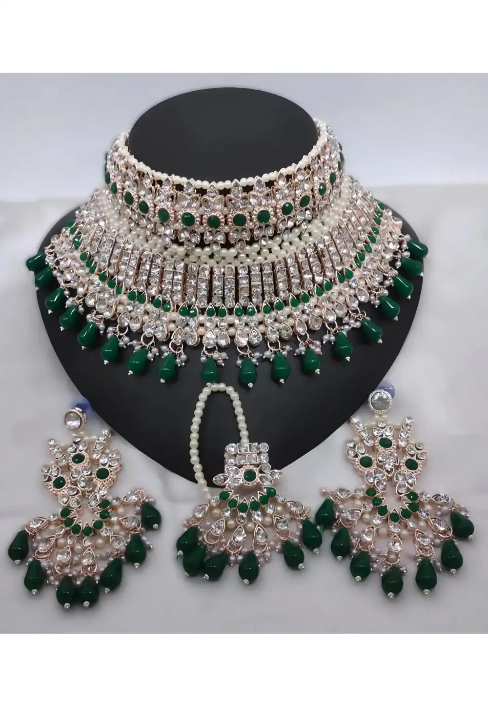 Green Alloy Necklace Set With Earrings and Maang Tikka 328428