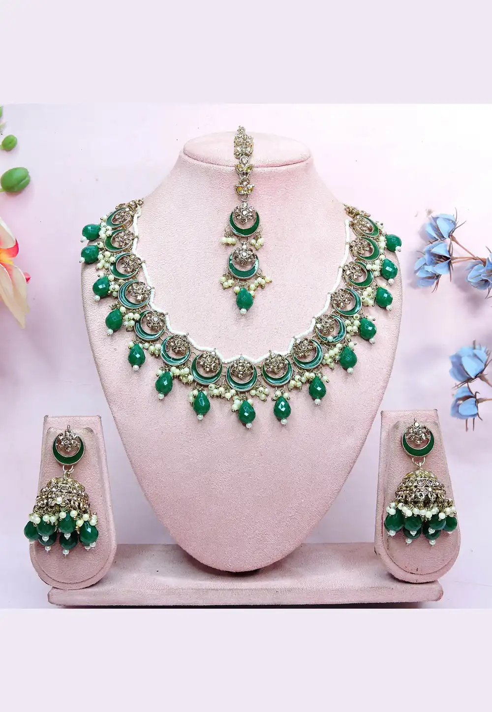 Green Alloy Necklace Set With Earrings and Maang Tikka 312365