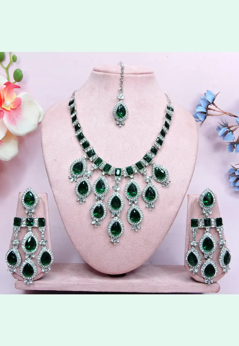 Green Alloy Necklace Set With Earrings and Maang Tikka 312413