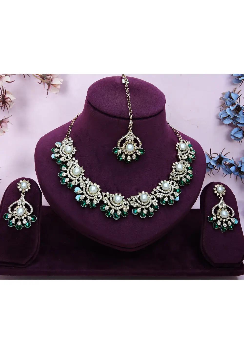 Green Alloy Necklace Set With Earrings and Maang Tikka 332145