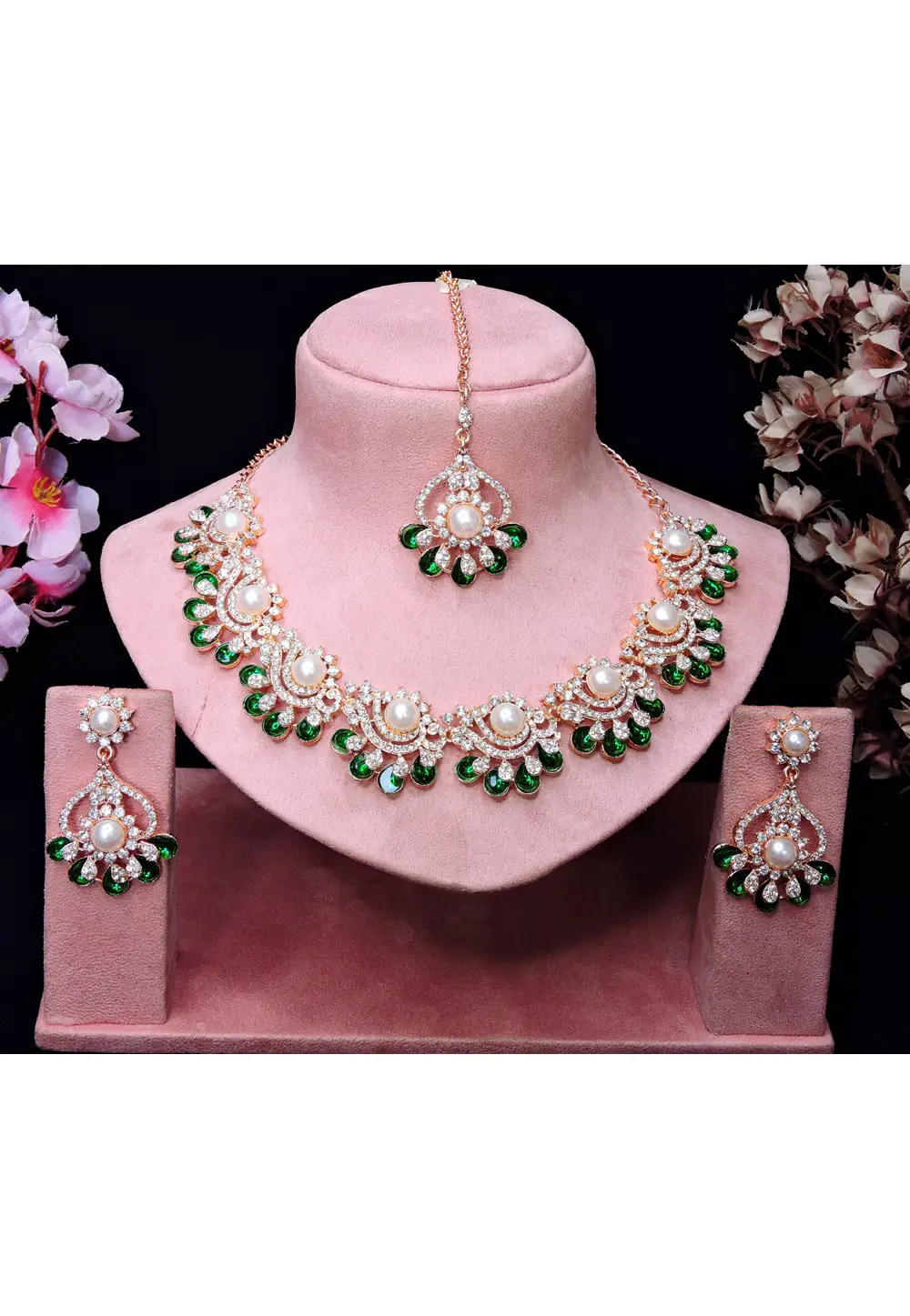 Green Alloy Necklace Set With Earrings and Maang Tikka 332157