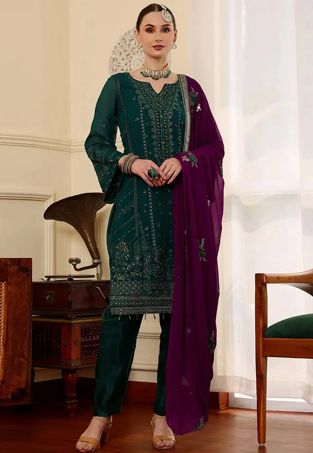 Green Faux Georgette Embroidered Pakistani Suit 319933