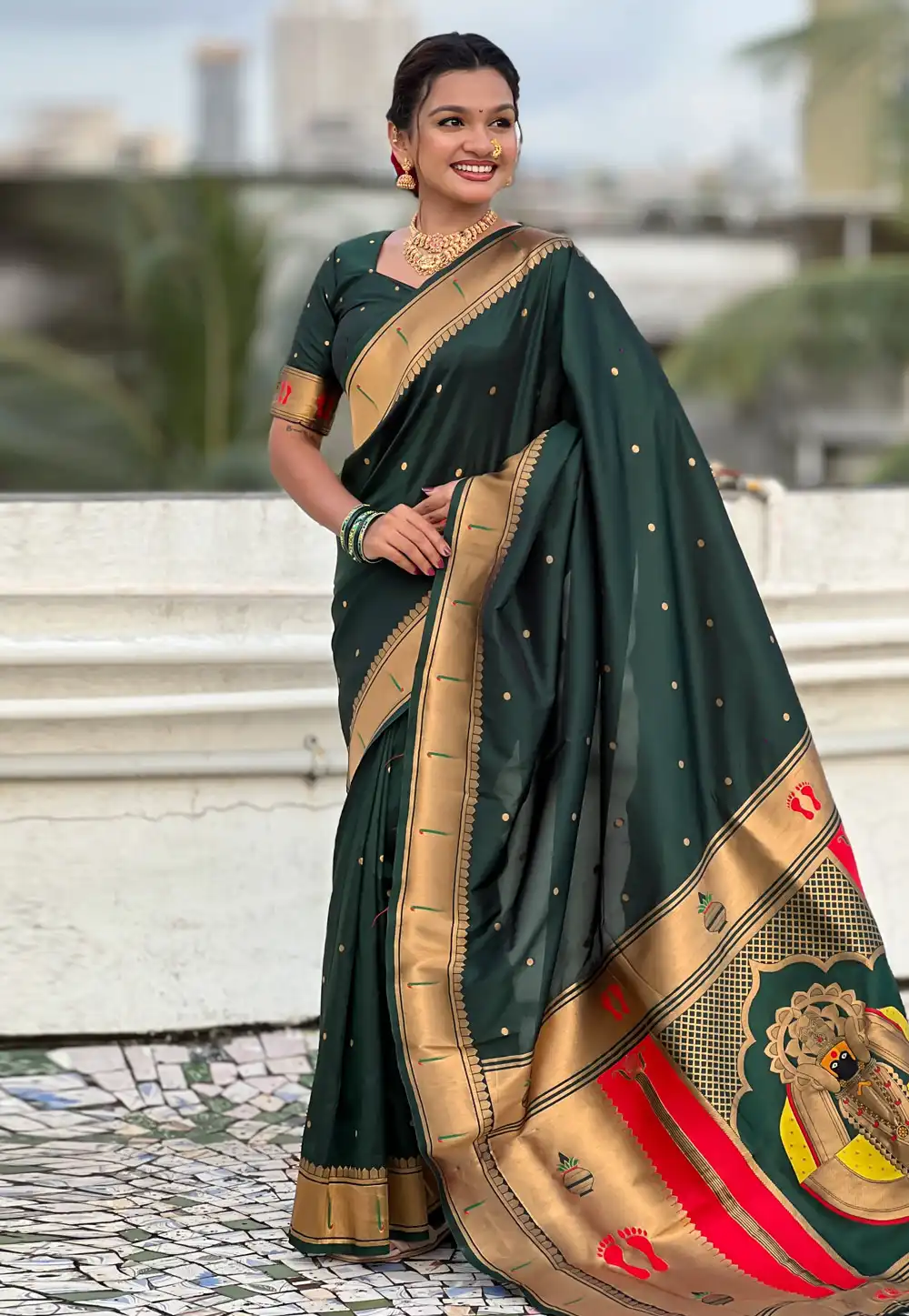 Green Silk Saree With Blouse 321058