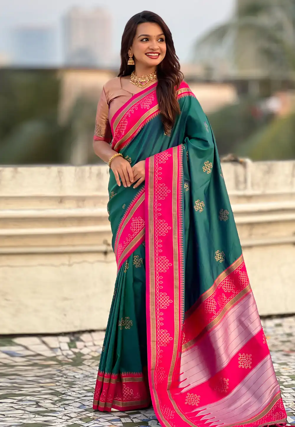Green Silk Saree With Blouse 321069