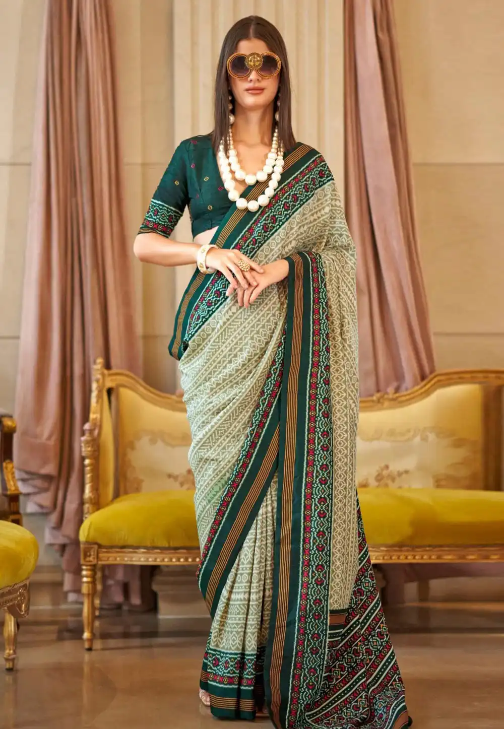 Green Silk Saree With Blouse 321115