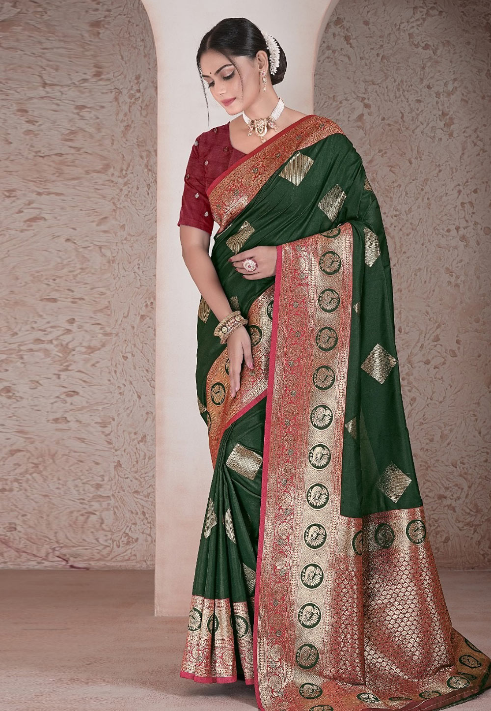 Green Silk Saree With Blouse 312292