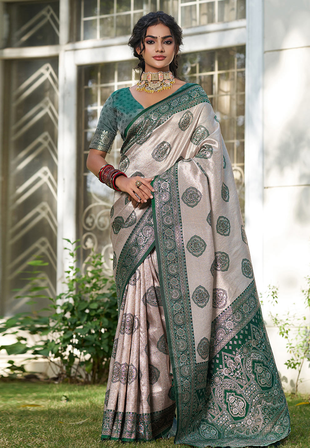 Green Silk Saree With Blouse 327114