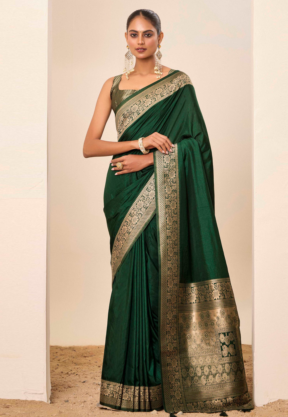 Green Silk Saree With Blouse 311450