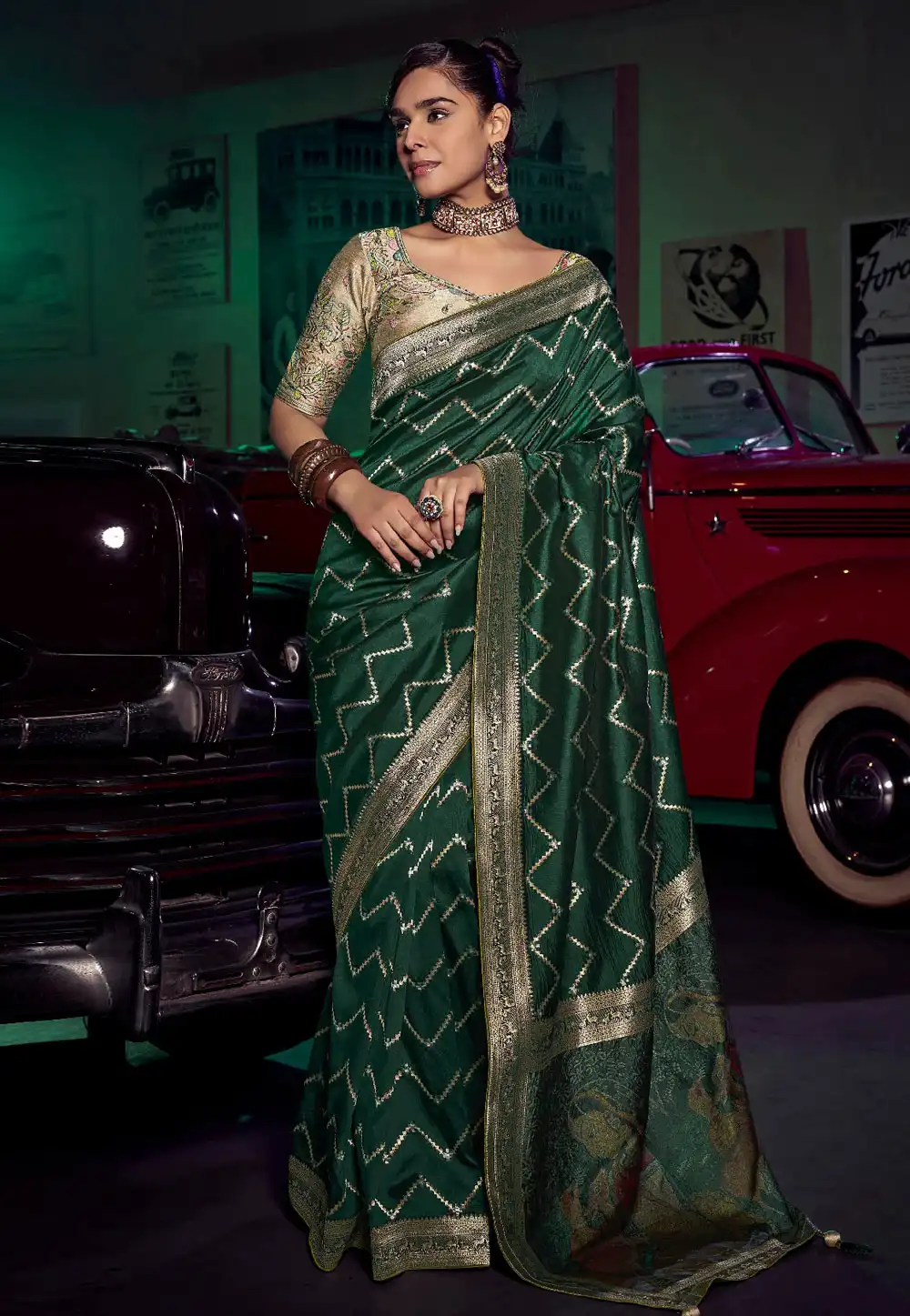 Green Silk Saree With Blouse 317921