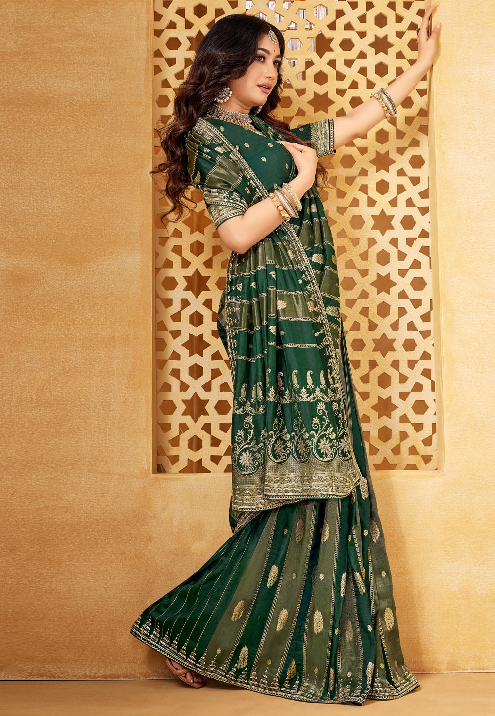 Green Viscose Saree With Blouse 320308