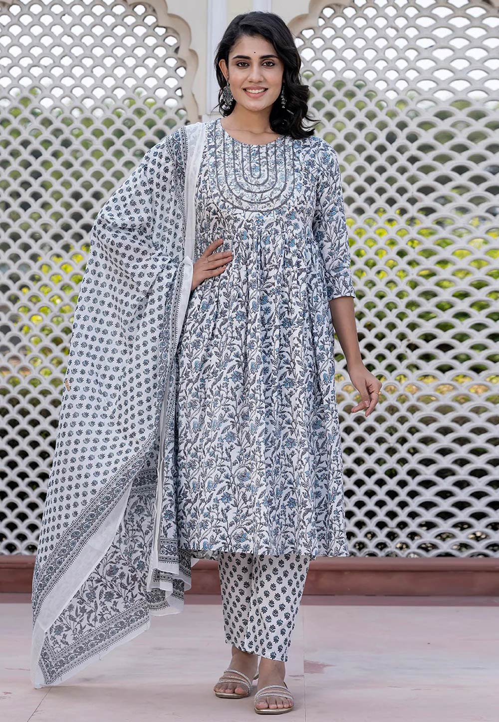 Grey Cotton Readymade Pakistani Suit 308057