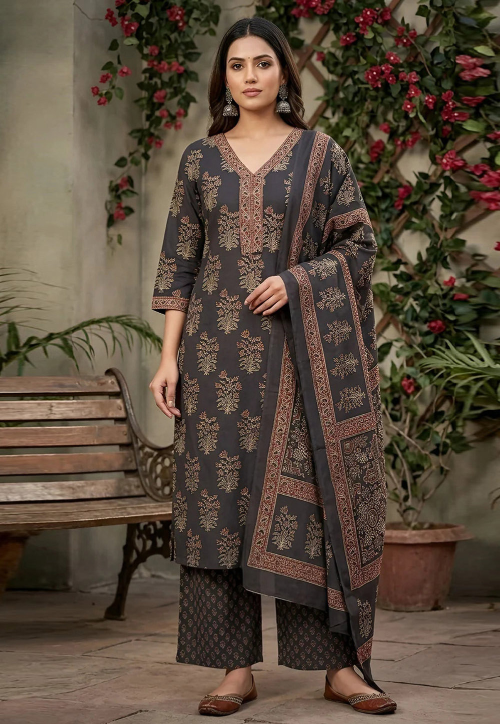 Grey Cotton Readymade Pakistani Suit 326799
