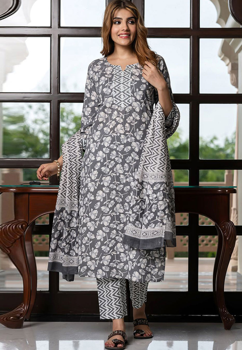 Grey Cotton Readymade Straight Suit 319551