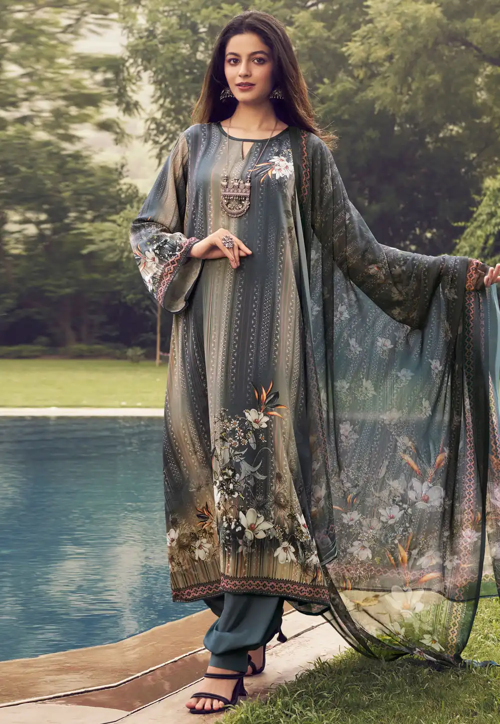 Grey Crepe Pakistani Suit 315435