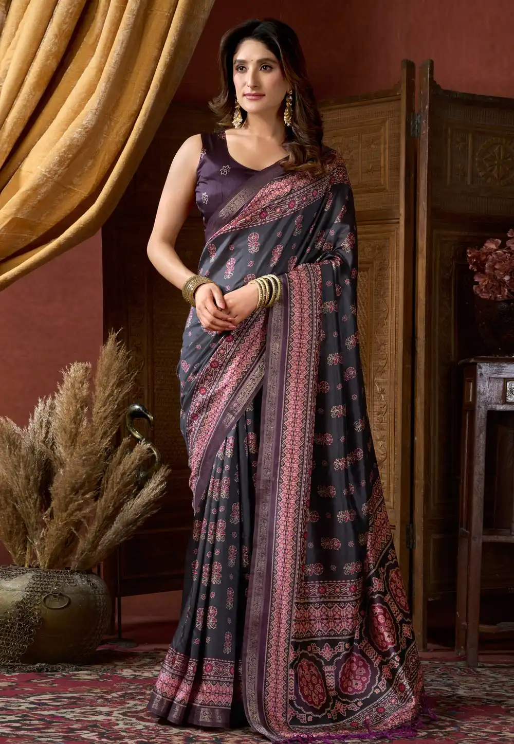 Grey Jacquard Saree With Blouse 322903