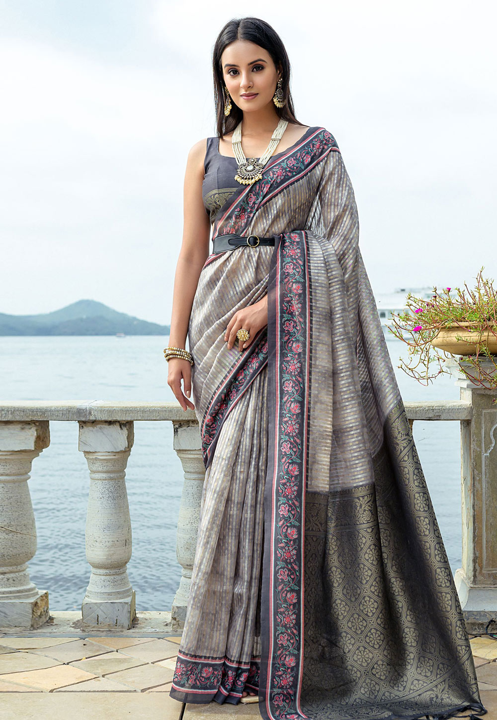 Grey Silk Saree With Blouse 307673