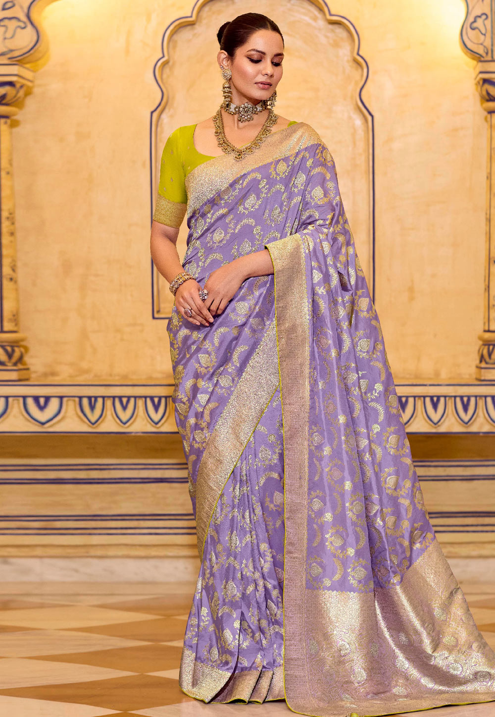 Lavender Banarasi Silk Saree With Blouse 320153